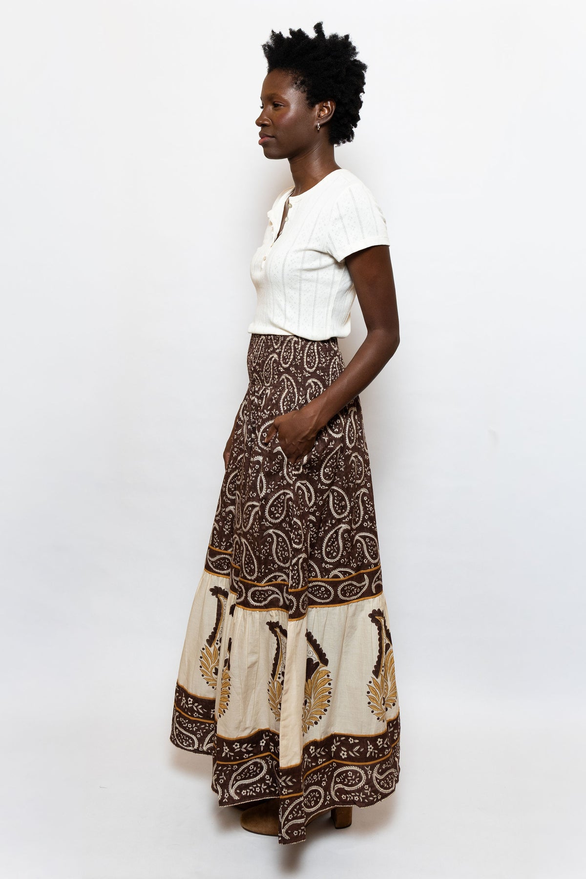 SUE SARTOR Flounce Smocked Waist Skirt | Chocolate/Honey Paisley