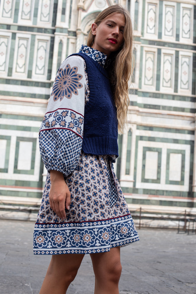 SUE SARTOR Flounce Shorty | Mocha/Navy Piazza