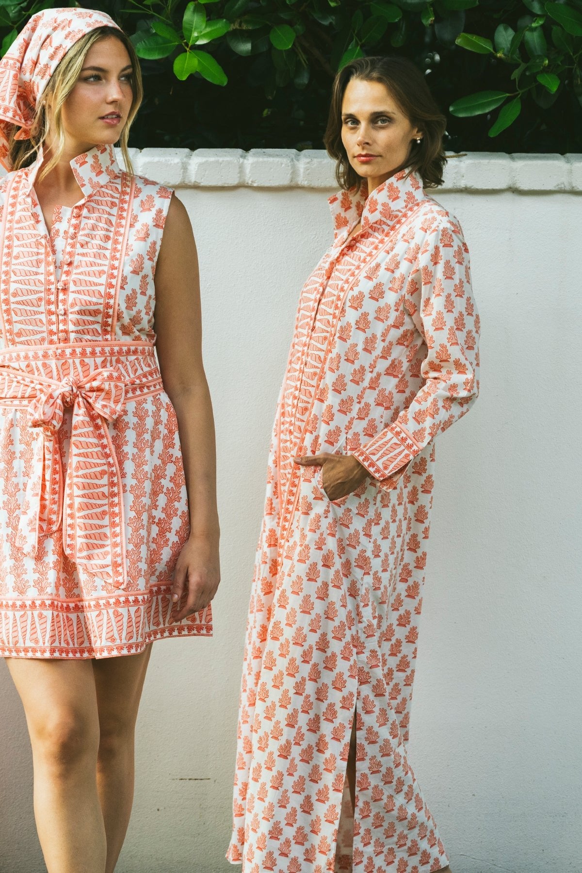 Caftan long à col cintré | Coquille Saint-Jacques péridot/corail mou