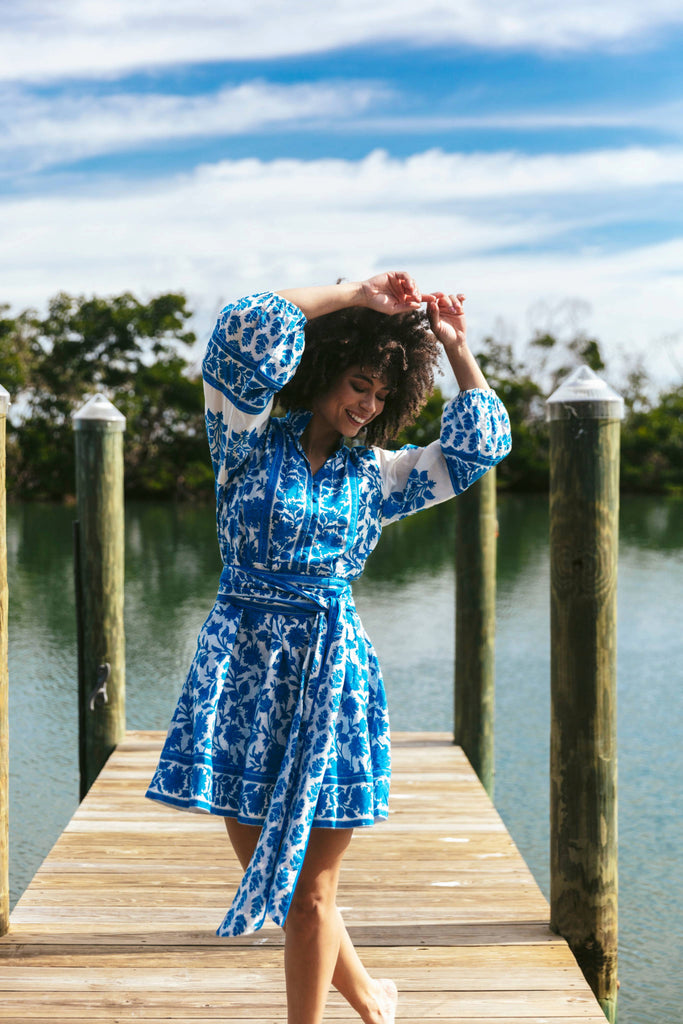 SUE SARTOR Flounce Shorty | Capri Blue Vintage Lily XL SUE SARTOR Flounce Shorty | Capri Blue Vintage Lily XL