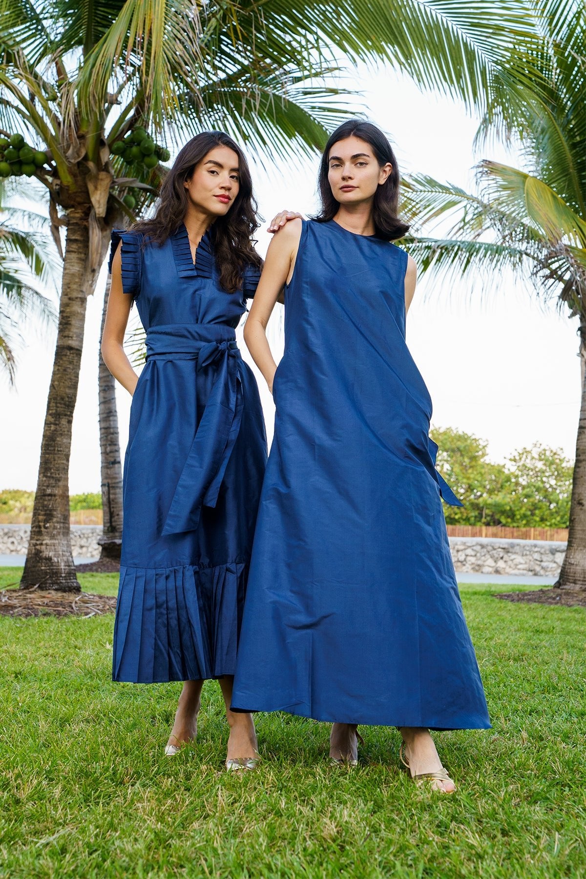 SLOANE x boutique310 80s パワーウーマン　ネイビー 8150ACE1-FB97-4811-8404-