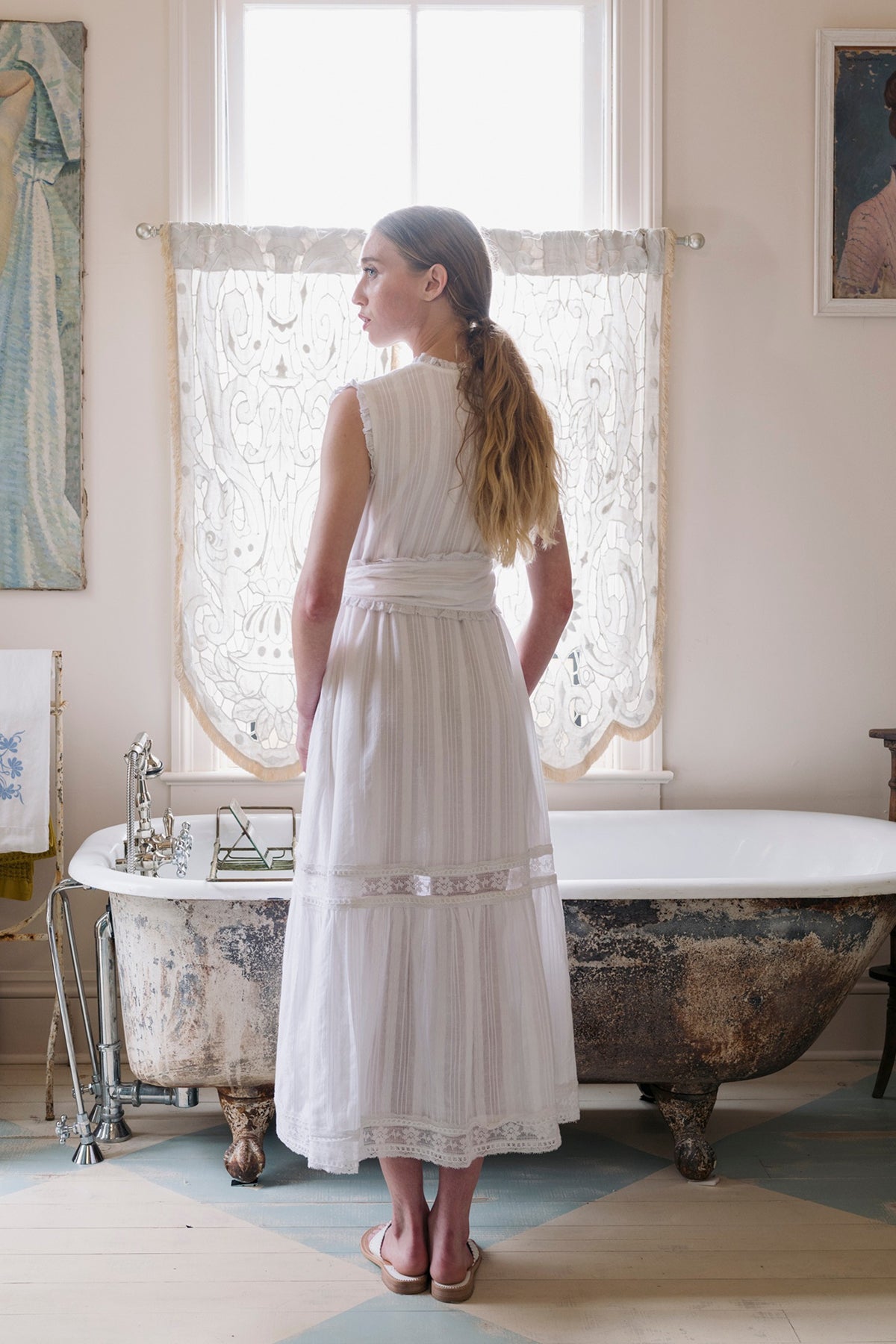 Sleeveless SUE SARTOR Flounce | White Cotton Floral Lace